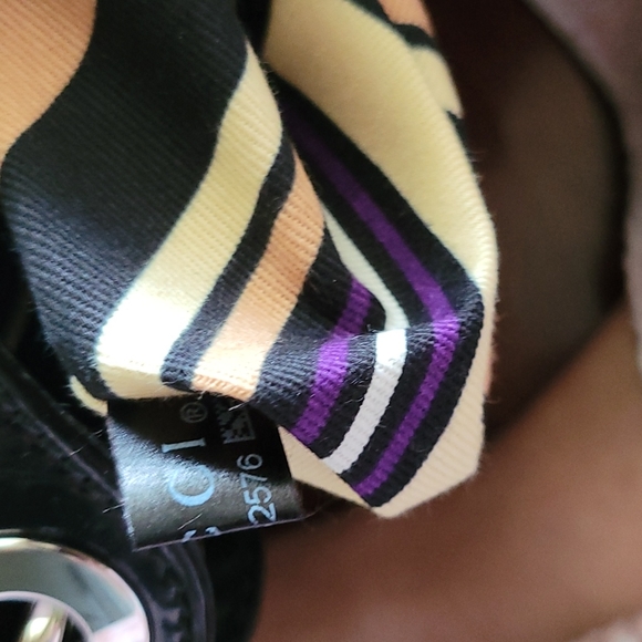 Designer GUCCI Patent Leather Handbag with Dustbag - Picture 5 of 10